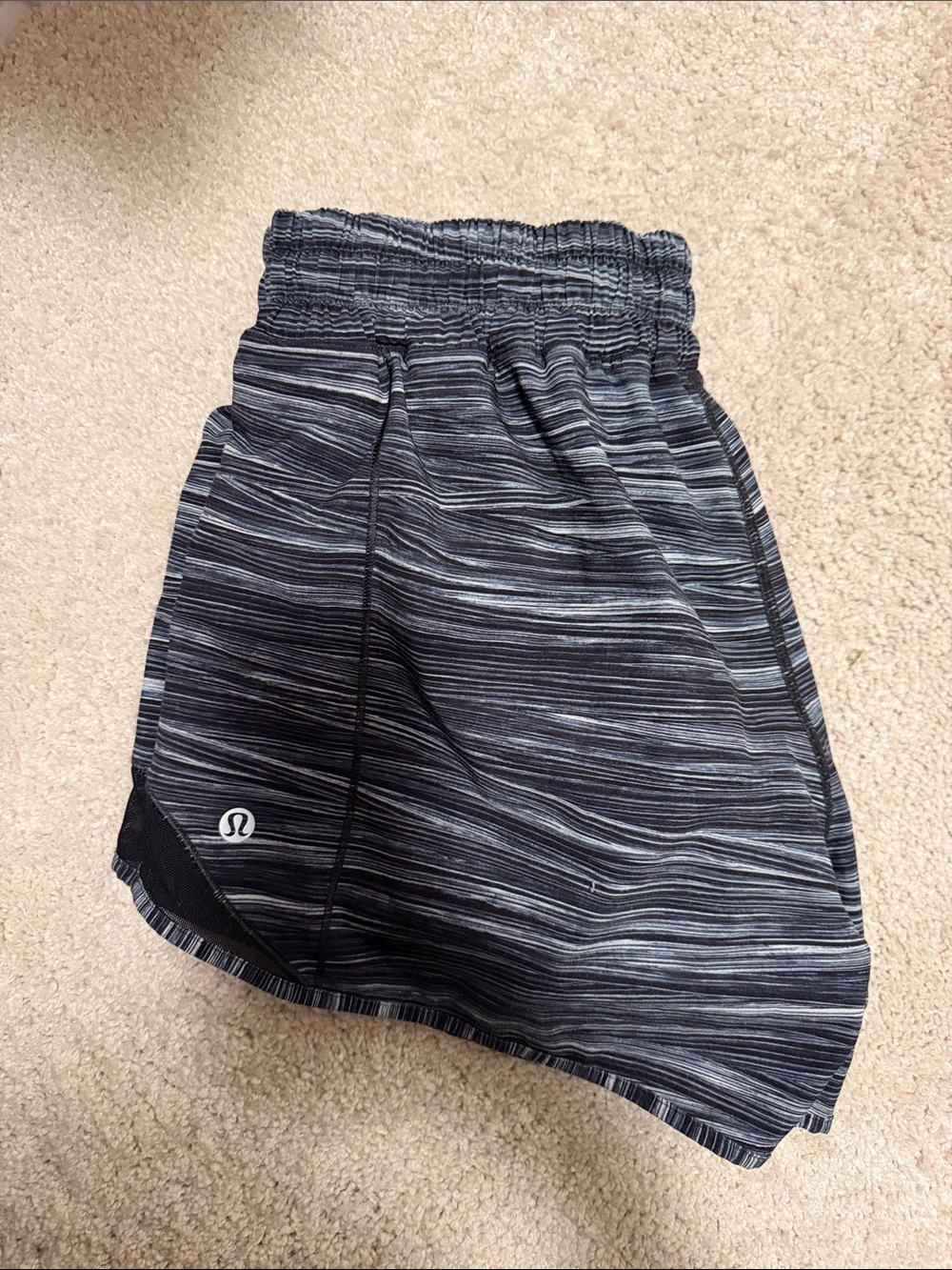 Lululemon womens Black Heathered Performance Shorts 8 tall